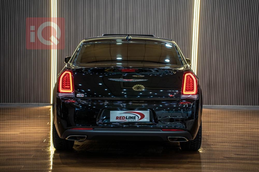 کرایسلەر 300